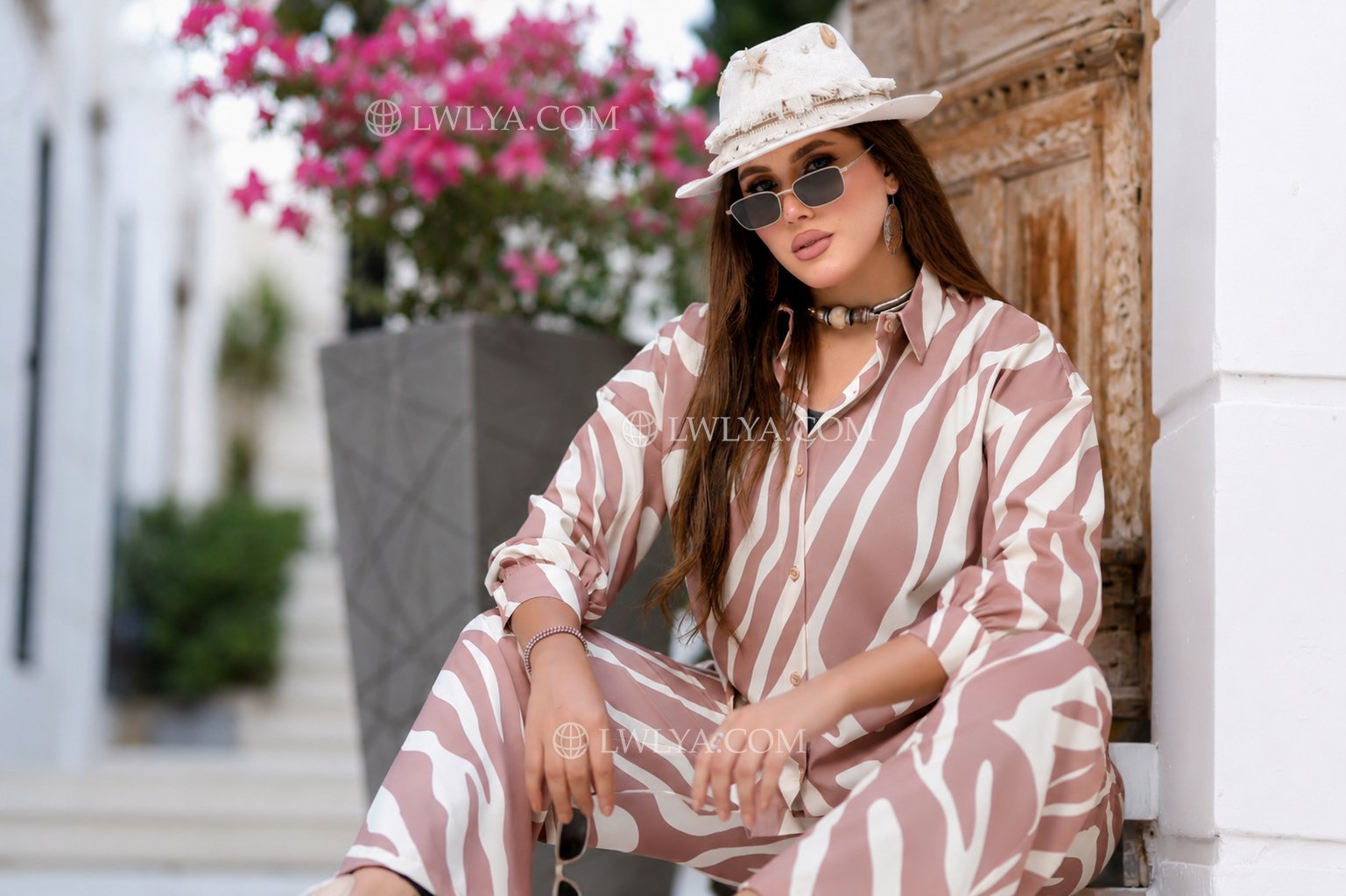 طقم كاجوال بطبعة زيبرا